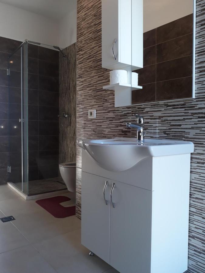 Guesthouse Bela Tiranë Luaran gambar